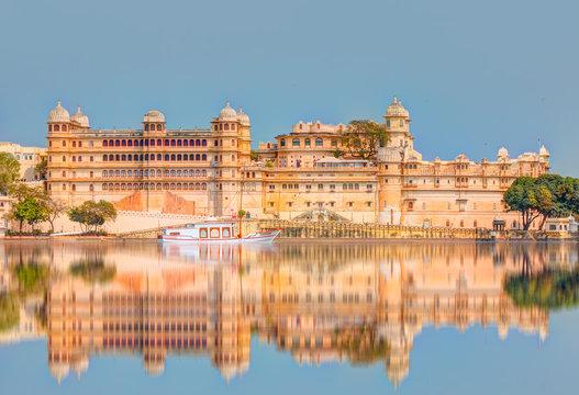 udaipur full day taxi