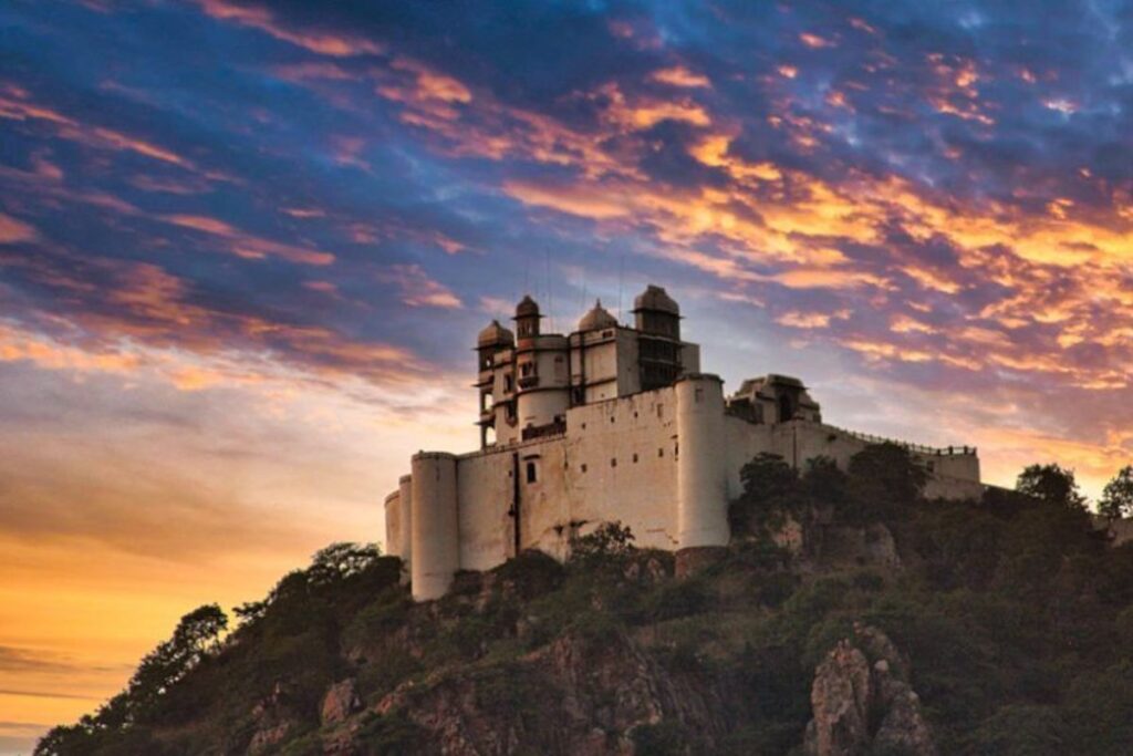 Sajjangarh (Monsoon Palace)